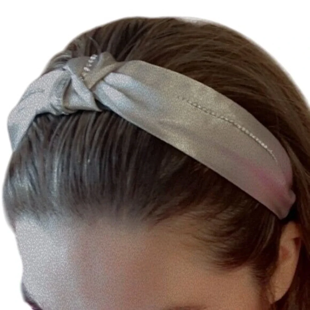 Sparkling Knot Headband Silver Shimmer Rhinestone Embellished‎ Hair Accessory